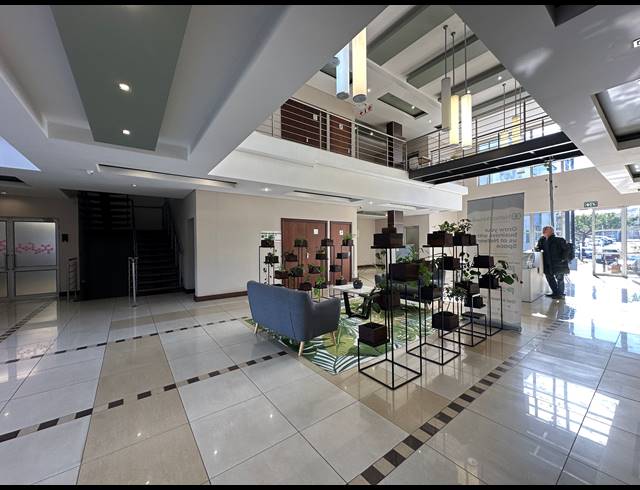 46M² CO-WORKING SPACE TO LET IN DIE HOEWES